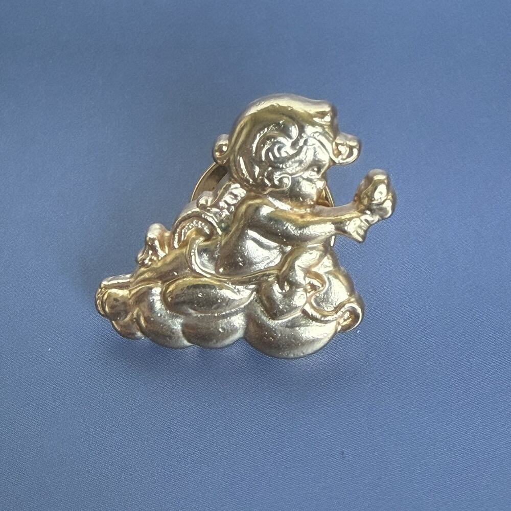 Vintage Precious Moments Cherub On Cloud Pin Lapel Hat Gold Toned Marked PMI